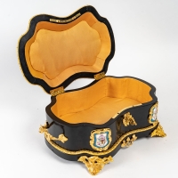 Boîte à bijoux en ébène noire et plaque de Sèvres d&#039;époque XIXème siècle