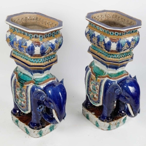 Paire d&#039;éléphants jardinières en céramique, XXème siècle|||||||||