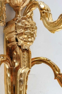 Paire d’appliques dites au Mufle de Lion en bronze ciselé et doré époque Louis XVI vers 1780