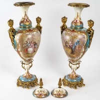 Importante paire de vases multicolores, XIXème siècle