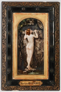 Hortense Richard (1858-1940) “La Source” , Plaque Symboliste en Porcelaine 1879