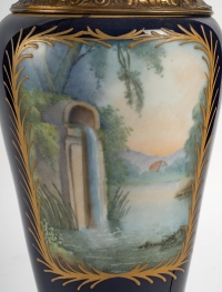 Une lampe en porcelaine fin XIXème siècle