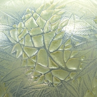 Vase &quot;Estérel&quot; verre opalescent double couche patiné vert de René LALIQUE