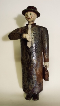 Sculpture en raku par CLEM - l&#039;homme d&#039;affaire
