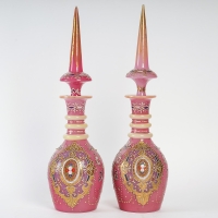 Paire de carafes en opalines du XIXème siècle