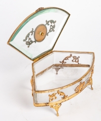Un coffret en cristal et bronze doré fin XIXème siècle