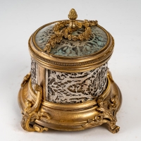 Boîte à bijoux ronde en laiton doré et argenté, dessus en cristal, XIXème siècle