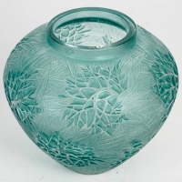 Vase « Estérel » verre blanc patiné turquoise de René LALIQUE