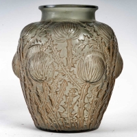 Vase « Domrémy » verre gris patiné rouge de René LALIQUE