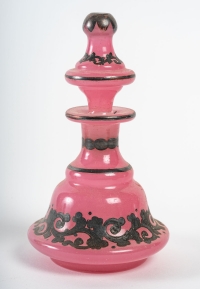 Ensemble opaline rose, XIXème siècle