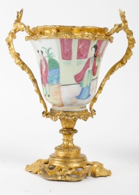 Une paire de vases en porcelaine chinoise fin XIXème siècle