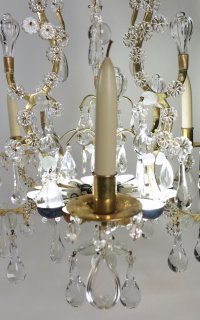 Lustre de style Louis XV en pampilles du XIXème siècle, très beau travail avec une lumière indirecte, 12 lumières.