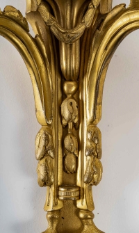 Paire d’appliques aux casques en bronze ciselé et doré de style Louis XVI Maison Beurdeley