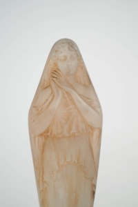 Rene Lalique Statuette &quot;Voilee Mains Jointes &quot;