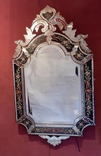 1880/1900′ Miroir Napoléon III Venise Rectangulaire, Cadre en Verre Bleu Orné de Fleurs Émaillées DLG LXIV