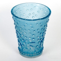 Vase &quot;Ajaccio&quot; verre blanc patiné bleu électrique de René LALIQUE