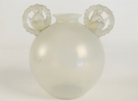 René Lalique Opalescent Vase &quot;Ronsard&quot;