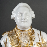 Bustes en porcelaine de Louis XVI et Marie Antoinette, Paris fin XIXème