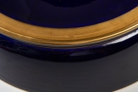 Immense coupe en porcelaine de Sèvres bleue, datée 1895