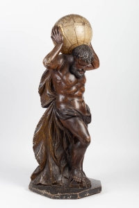 Sculpture en bois sculpté du 18e siècle