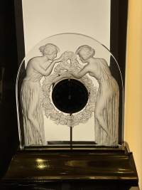 René LALIQUE Pendule électrique « Les deux figurines » - 1926