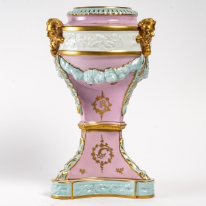 Vase en porcelaine, fin XIXème siècle ou début XXème siècle||||||||