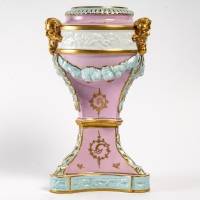 Vase en porcelaine, fin XIXème siècle ou début XXème siècle