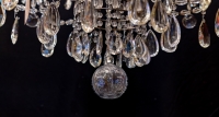 Lustre dit Marie-Antoinette en bronze argenté et décor de cristal taillé vers 1920
