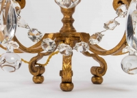 Paire de girandoles en bronze doré à la feuille et cristal de baccarat