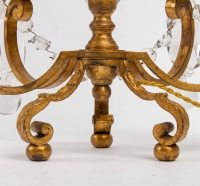 Paire de girandoles en bronze doré à la feuille et cristal de baccarat