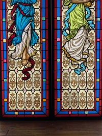 Paire de vitraux aux danseuses  (184 x 108 cm)