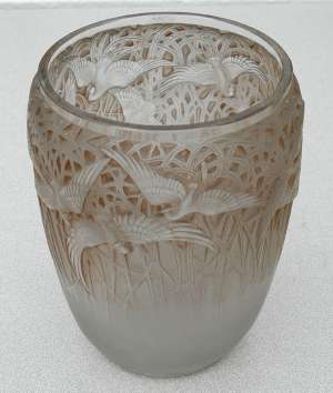 RENE LALIQUE (1860-1945) Paire de vases Aigrettes