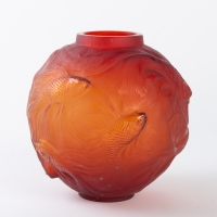 Vase « Formose » verre rouge orangé de René LALIQUE