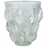 Rene Lalique Opalescent &quot;Rampillon&quot; Vase