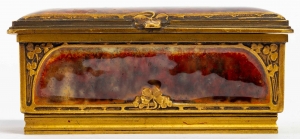 Boîte à Timbres en agathe et bronze signé Louchet à Paris.|||||||||||
