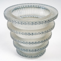 René Lalique : “Chevreuse” Vase, 1930