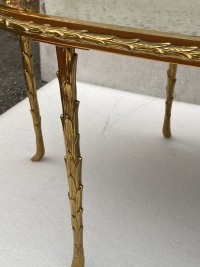 1970′ Table Basse Maison Charles Forme Ovale, Jansen Ou Baguès Décor Palmier en Bronze Doré avec Plateaux Miroirs Vieillis