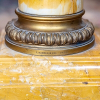 Paire de colonnes en marbre jaune de Sienne