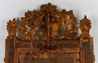 Miroir en bois doré à parecloses et fronton ajouré d’époque Louis XVI vers 1780