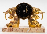 Pendulette de bureau aux éléphants, XXème siècle, Art Nouveau