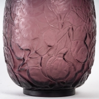 René Lalique : Vase &quot;Monnaie du Pape&quot; tinted Amethyst -1914