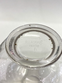 Original Flacon &quot;Vase Deux Anémones&quot; verre blanc émaillé noir de René LALIQUE