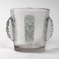 Seau à Champagne Vase &quot;Epernay&quot; verre blanc patiné vert de René LALIQUE