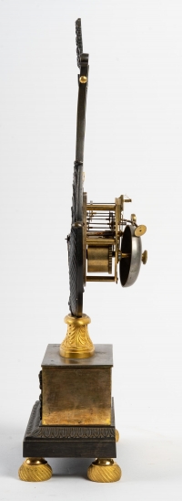 Pendule en bronze, XIXème