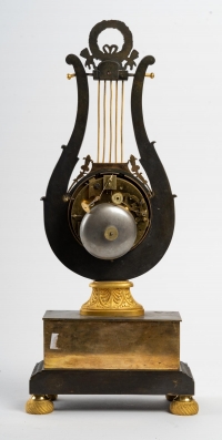 Pendule en bronze, XIXème