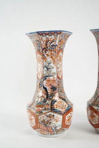 An Imari pair of vases- Japan XIXth century