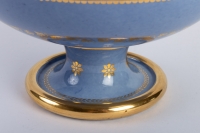 Coupe de la Manufacture de Sèvres bleu pâle et or datée et signée 1864