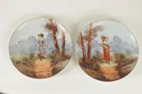 Paire d&#039;assiettes en porcelaine peinte à la main du XIXème siècle.