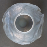 Vase « Formose » verre opalescent double couche patiné gris de René LALIQUE