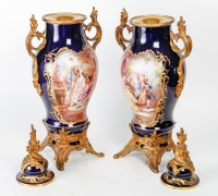 Exceptionnelle Paire De Vases En Porcelaine De Sèvres